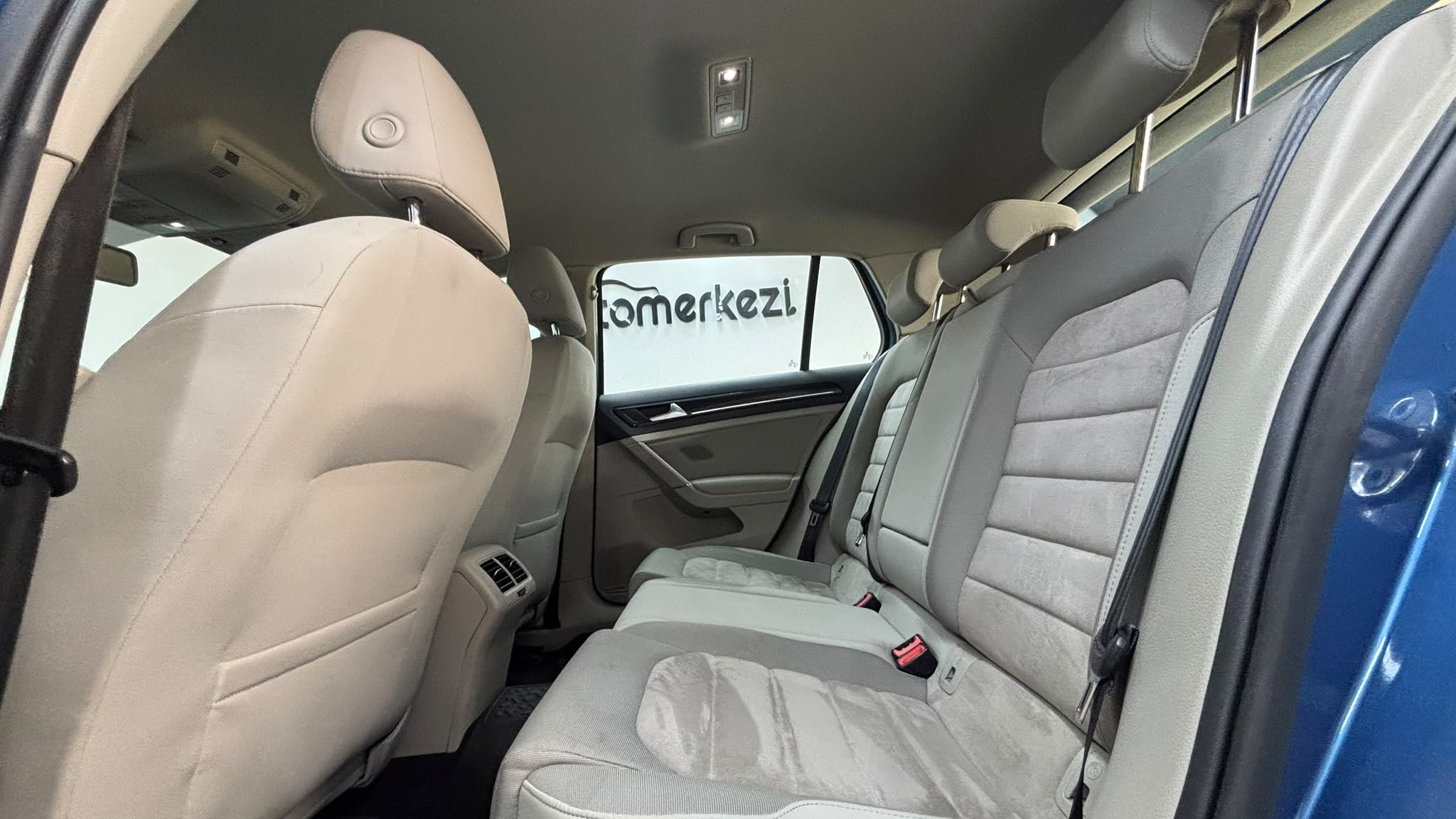 VOLKSWAGEN GOLF 17